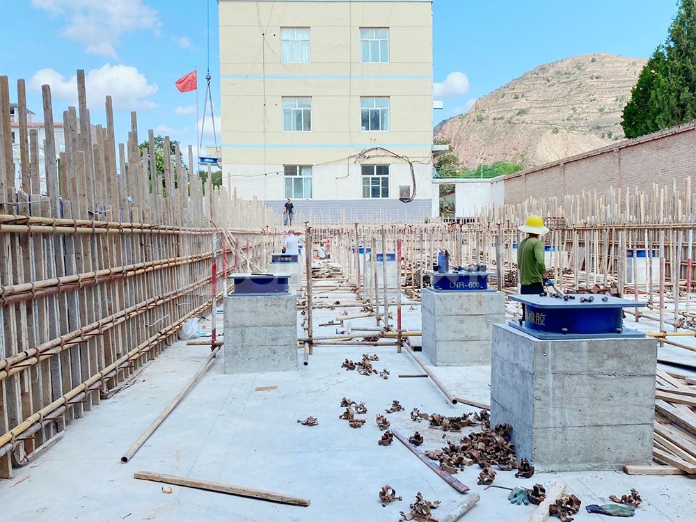 LNR天然橡膠支座廠(chǎng)家 LNR600天然橡膠支座廠(chǎng)家 LNR700隔震支座生產(chǎn)廠(chǎng)家